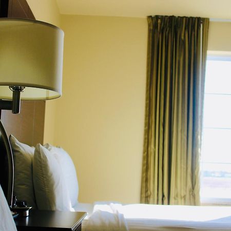 Cobblestone Hotel & Suites - デビルズレイク エクステリア 写真
