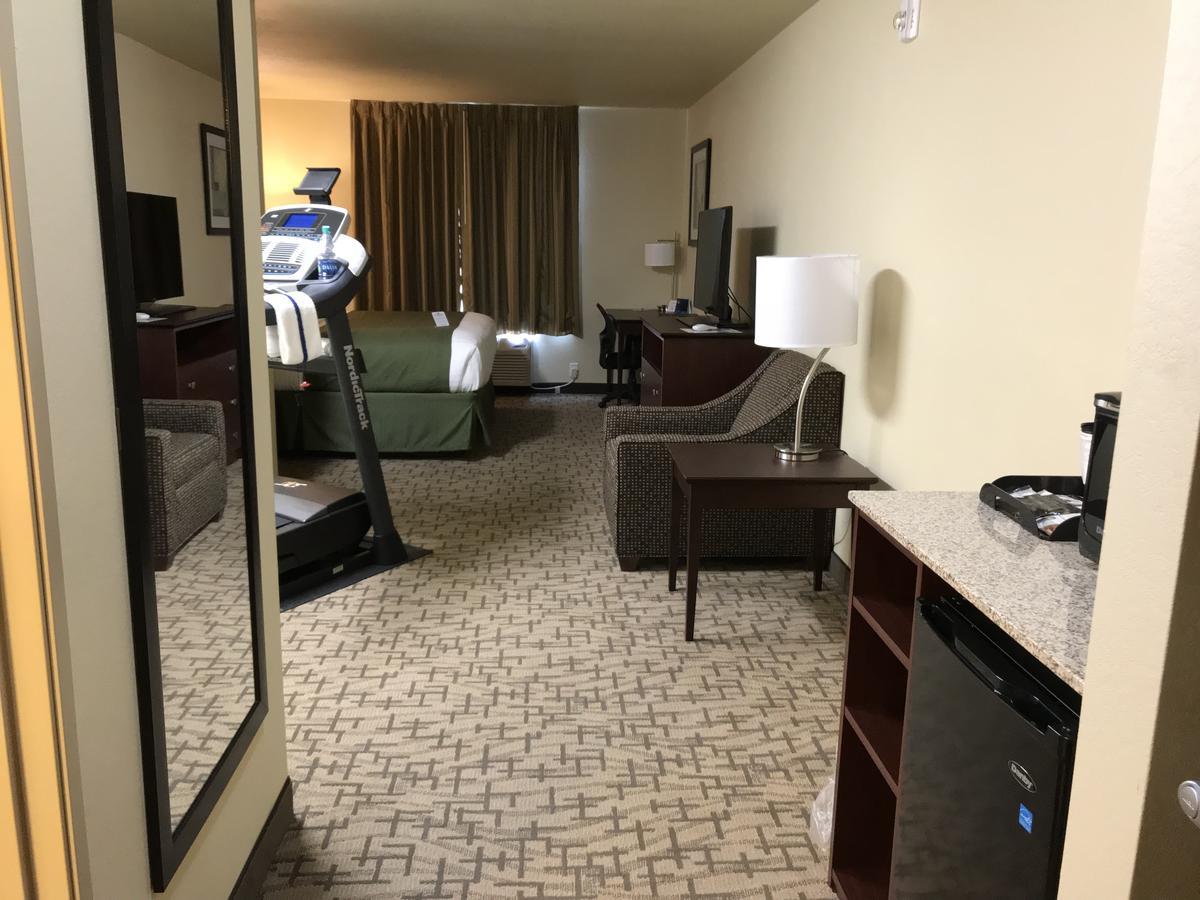 Cobblestone Hotel & Suites - デビルズレイク エクステリア 写真